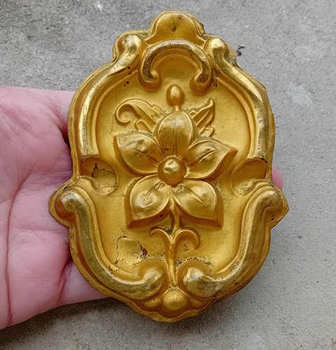 Antico elemento decorativo